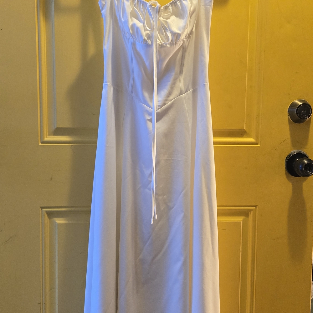 Elegant White Midi Dress